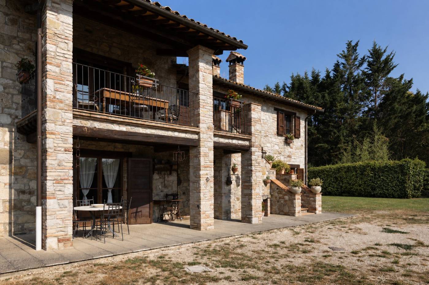 Il portico e il terrazzo